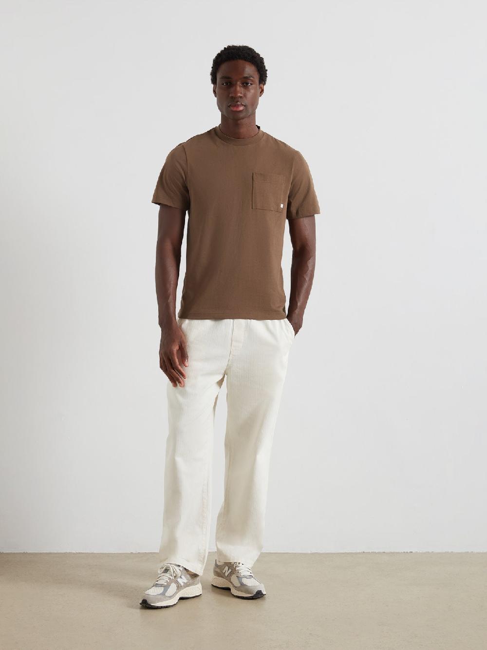 Farah Stacy Pocket T-Shirt In Clove Brown