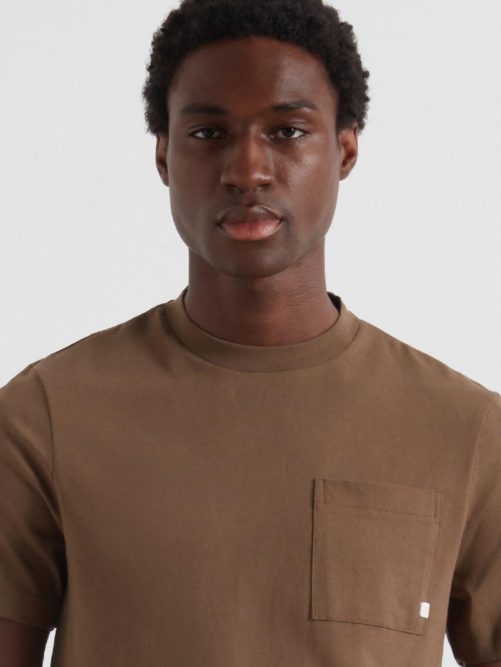 Farah Stacy Pocket T-Shirt In Clove Brown