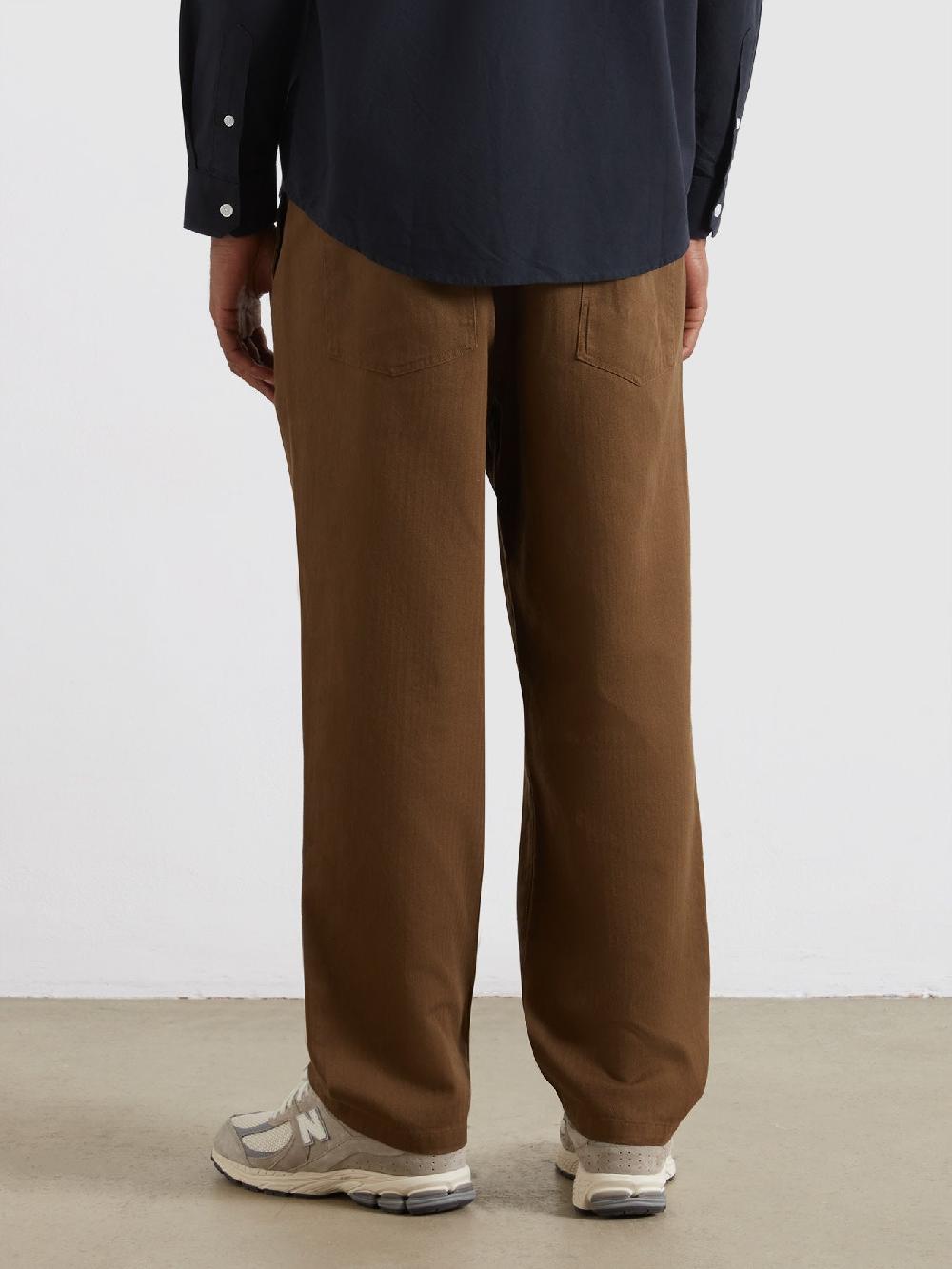 Farah Greenport Loose Fit Herringbone Trousers In Clove Brown