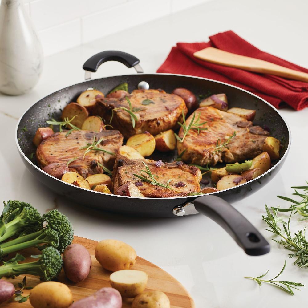 Farberware 14-Inch Nonstick Frying Pan With Helper Handle