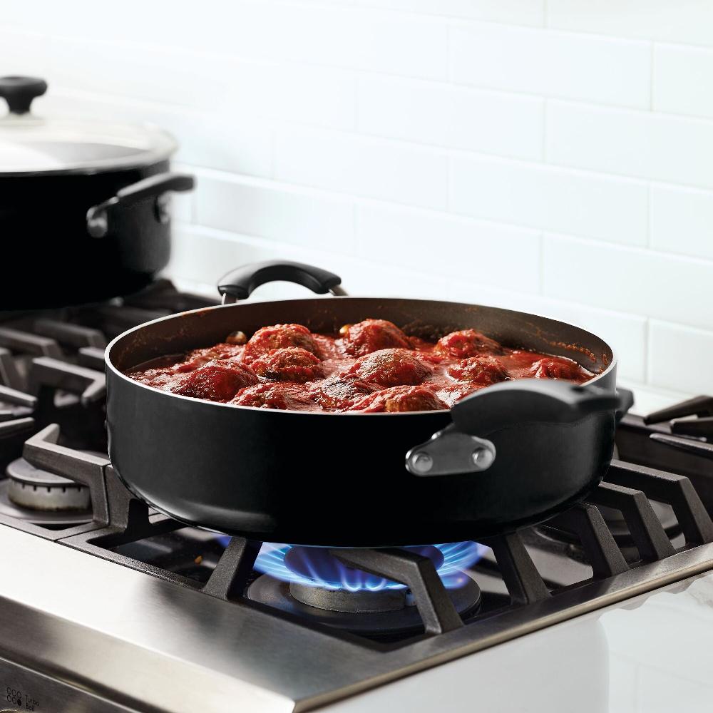 Farberware 6-Quart Nonstick Jumbo Cooker With Lid And Helper Handle
