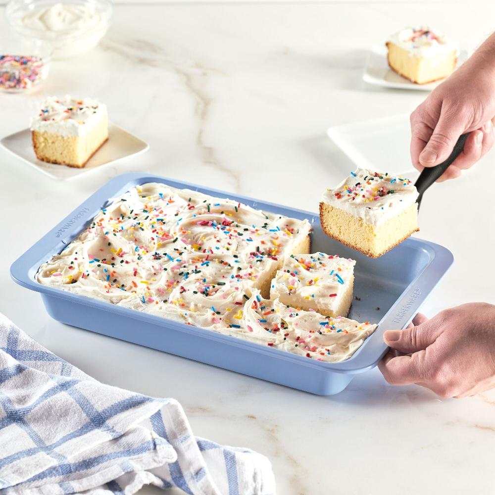 Farberware 9-Inch X 13-Inch Rectangular Nonstick Cake Pan