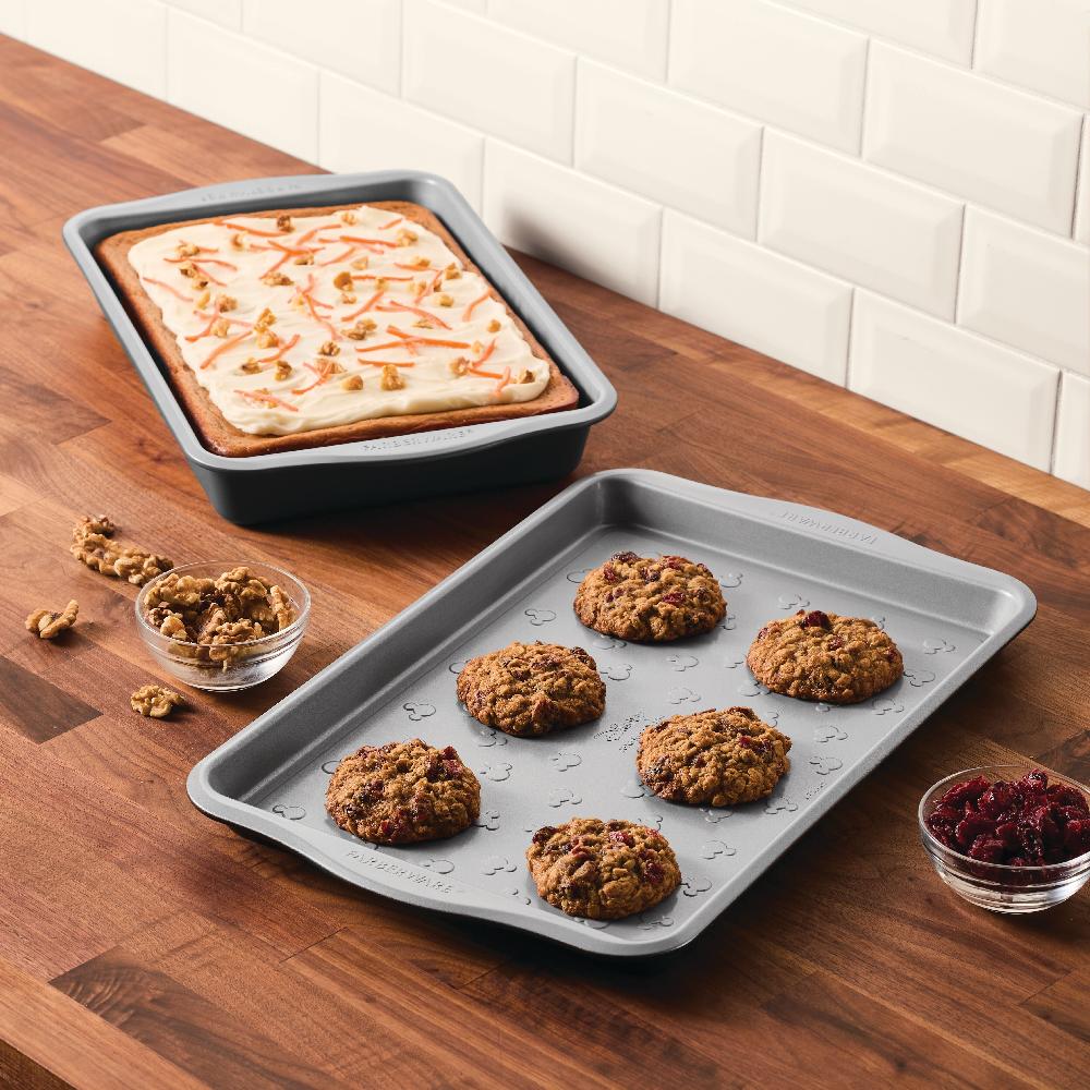 Farberware 2-Piece Cake Pan And Cookie Pan Set