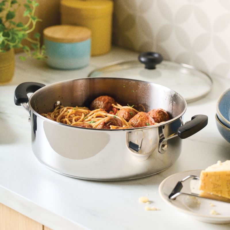 Farberware 4-Quart Dutch Oven With Lid