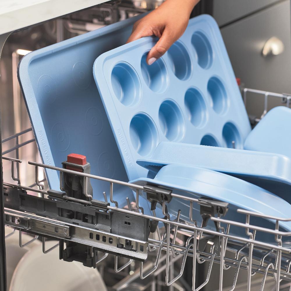 Farberware 9-Inch Round Nonstick Cake Pan