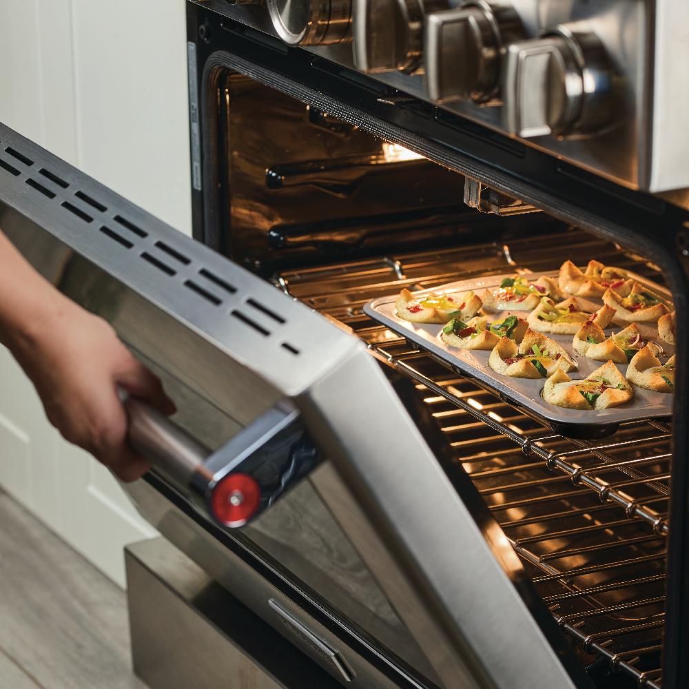 Farberware Muffin Pan And Oven Mitts Set