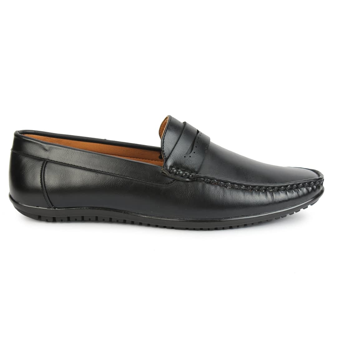 Fashion Victim Men Black Loafers