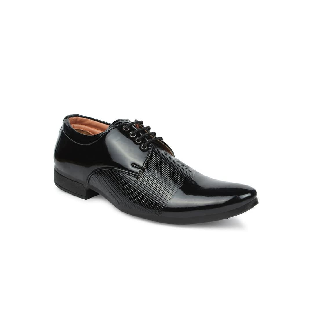 Fashion Victim Men Black Solid Formal Derbys