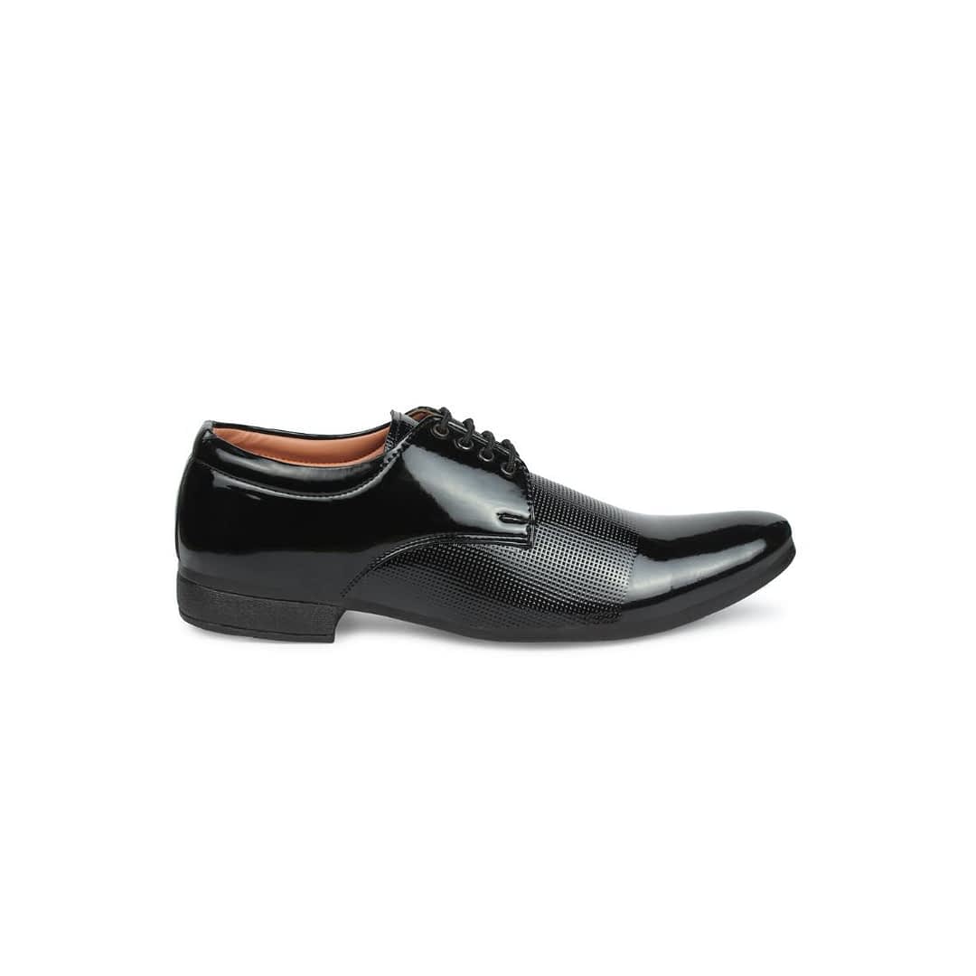 Fashion Victim Men Black Solid Formal Derbys