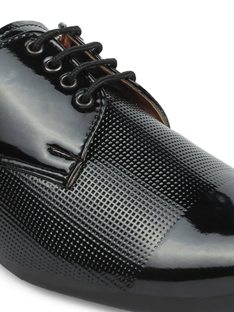 Fashion Victim Men Black Solid Formal Derbys