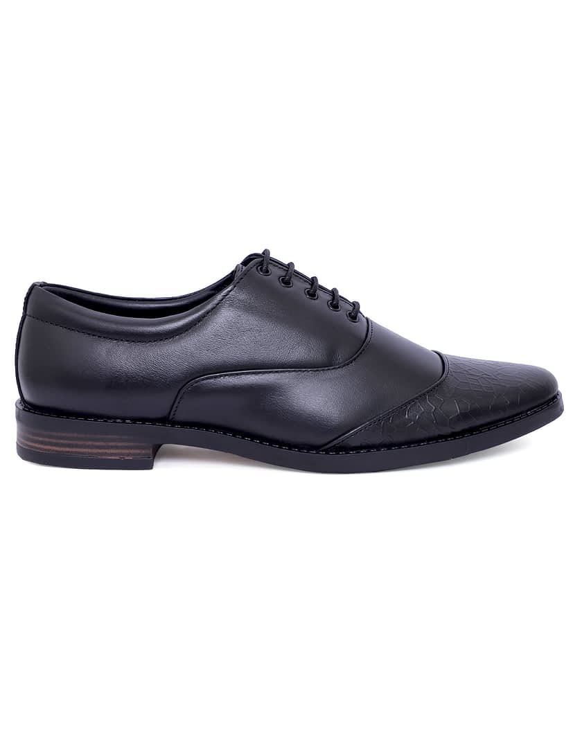 Fashion Victim Men Black Solid Leather Oxfords