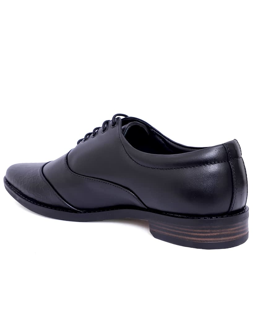 Fashion Victim Men Black Solid Leather Oxfords