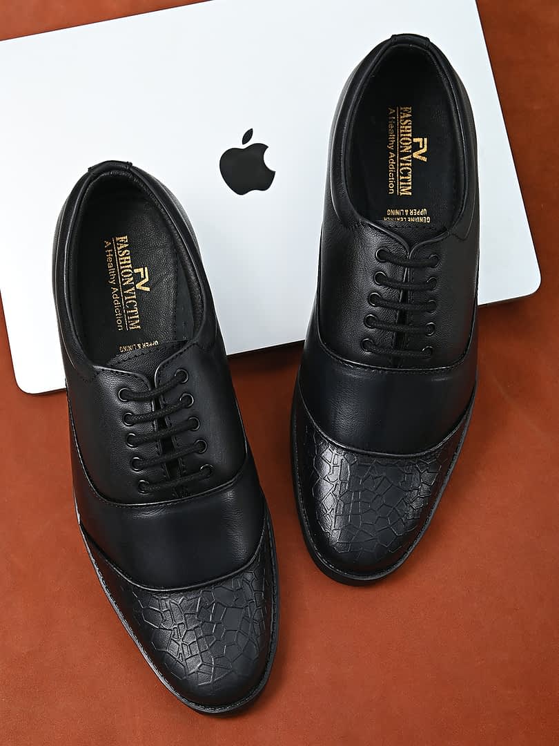 fashion victim Men Black Solid Leather Oxfords