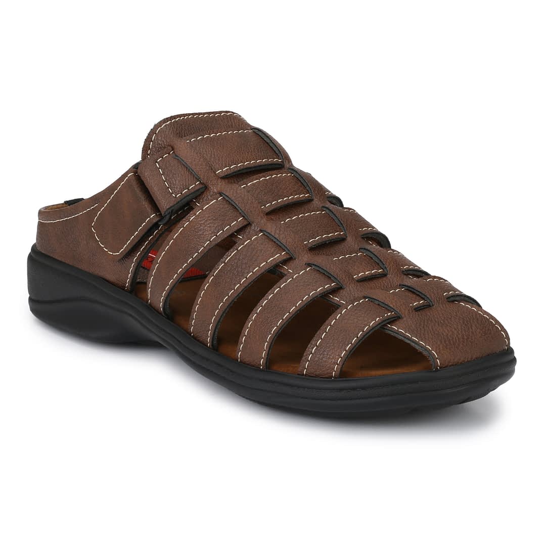 Fashion Victim Men Brown Shoe-Style Sandals