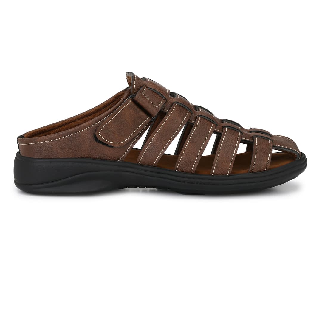 Fashion Victim Men Brown Shoe-Style Sandals