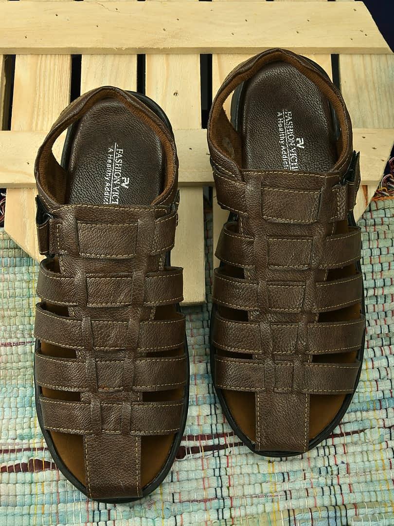 fashion victim Men Brown Shoe-Style Sandals