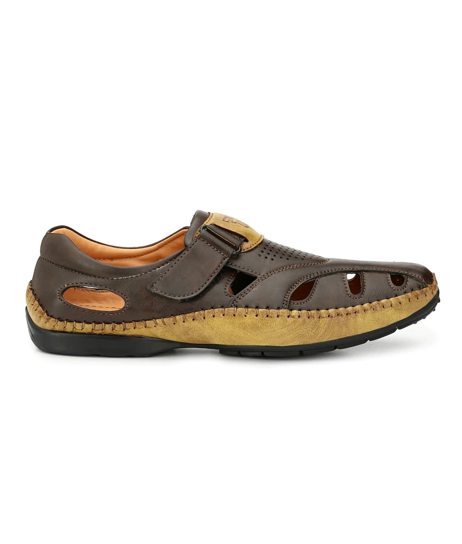 Fashion Victim Men Brown Shoe-Style Sandals