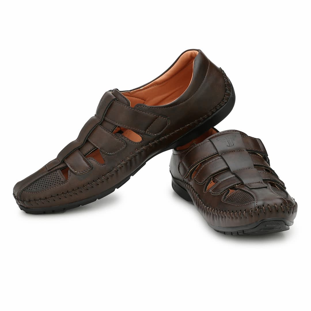 Fashion Victim Men Brown Solid Fisherman Sandals