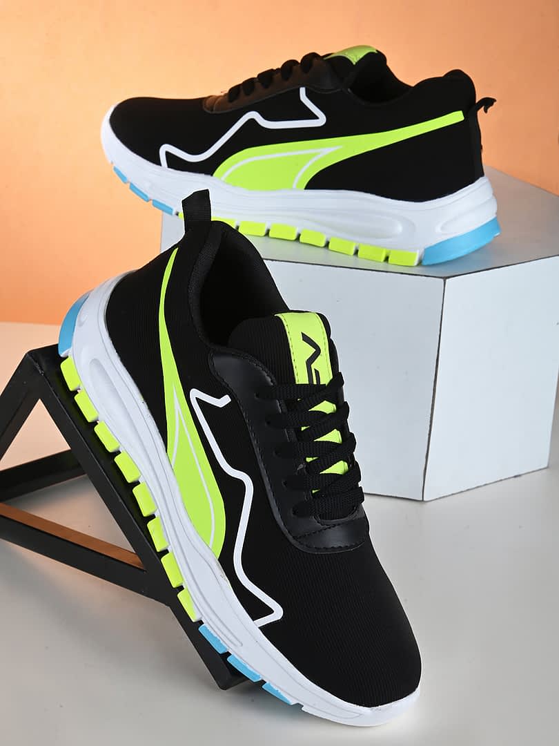 fashion victim Men Green Colourblocked Sneakers