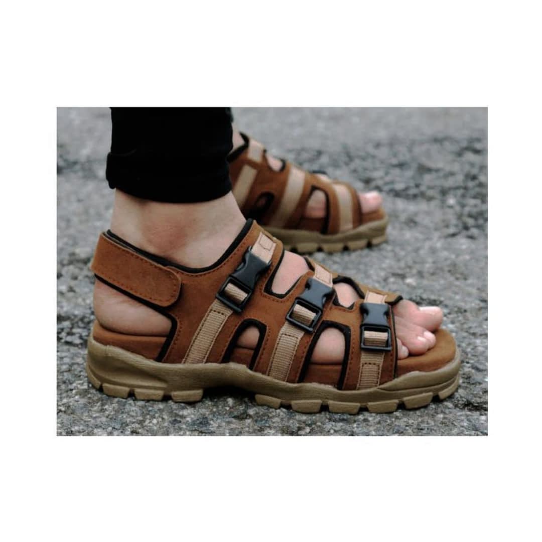 Fashion Victim Men Tan Fisherman Sandals