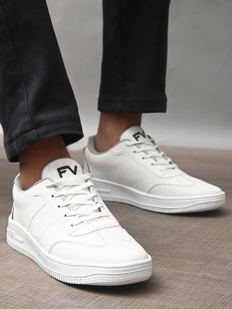 fashion victim Men White Perforations Sneakers