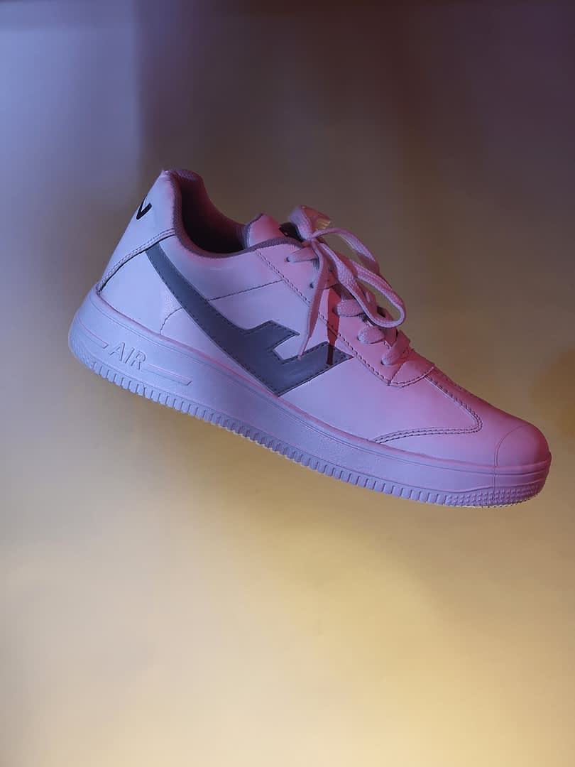 fashion victim Men White Perforations Sneakers