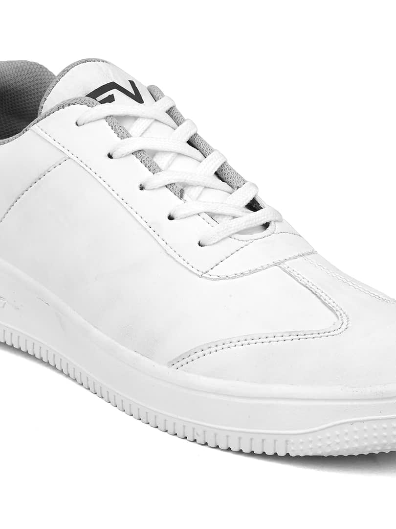 Fashion Victim Men White Solid Sneakers