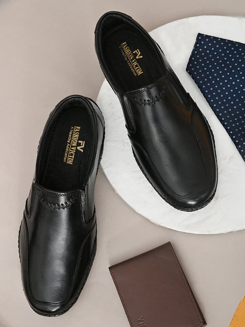 fashion victim Men Black Solid Leather Formal Loafers