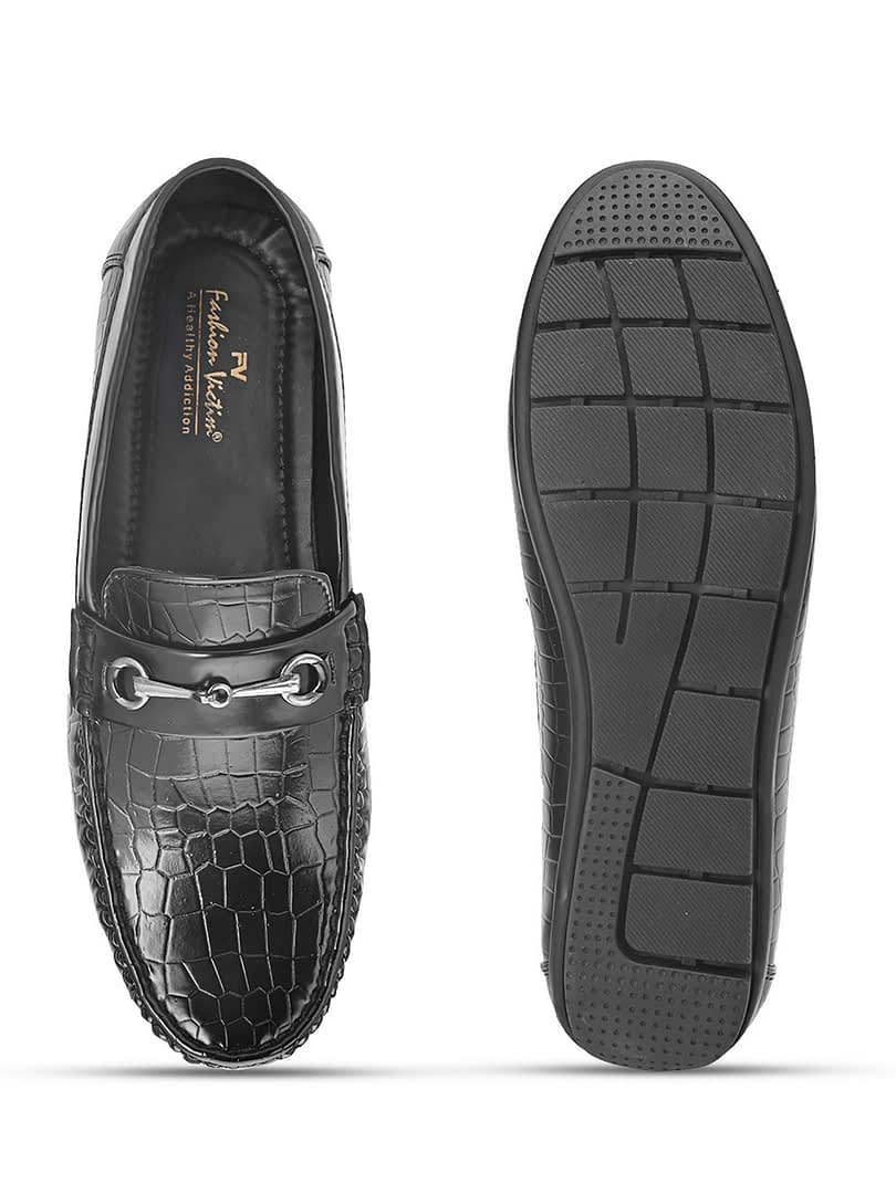 Fashion Victim Men Black Textured Synthetic Patent Loafers
