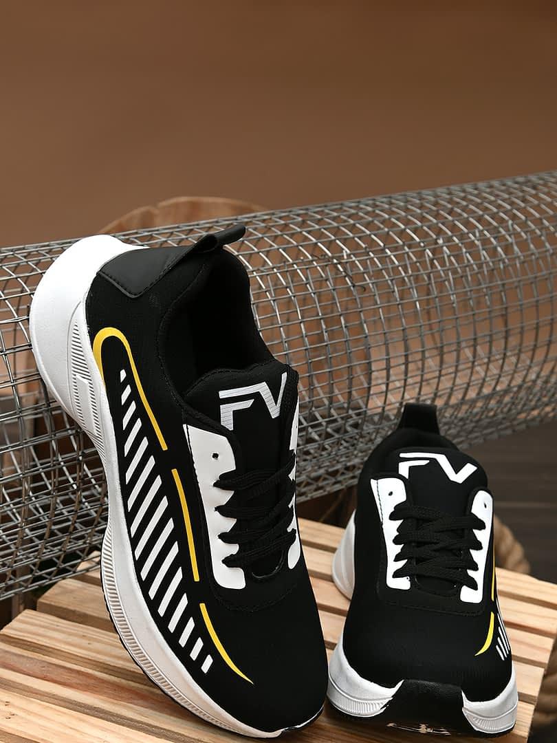 fashion victim Men Black & White Comfort Casual Sneakers With Lightweight Technology