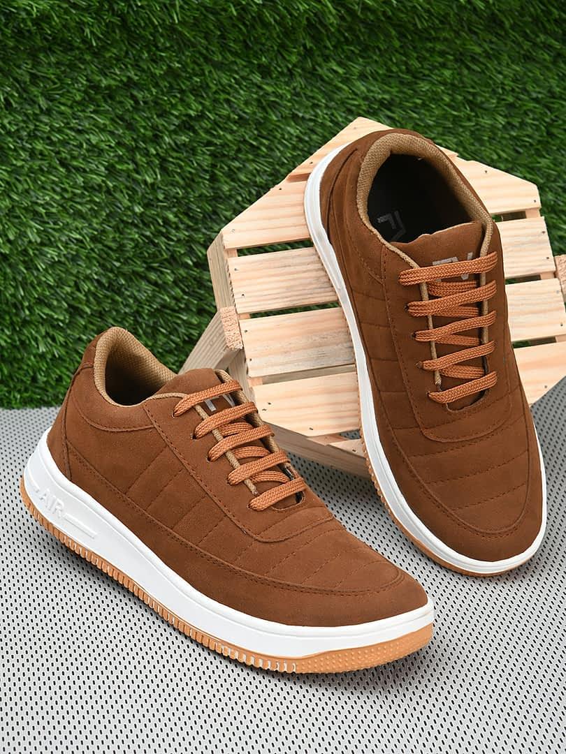 fashion victim Men Brown Solid Lightweight Suede Sneakers