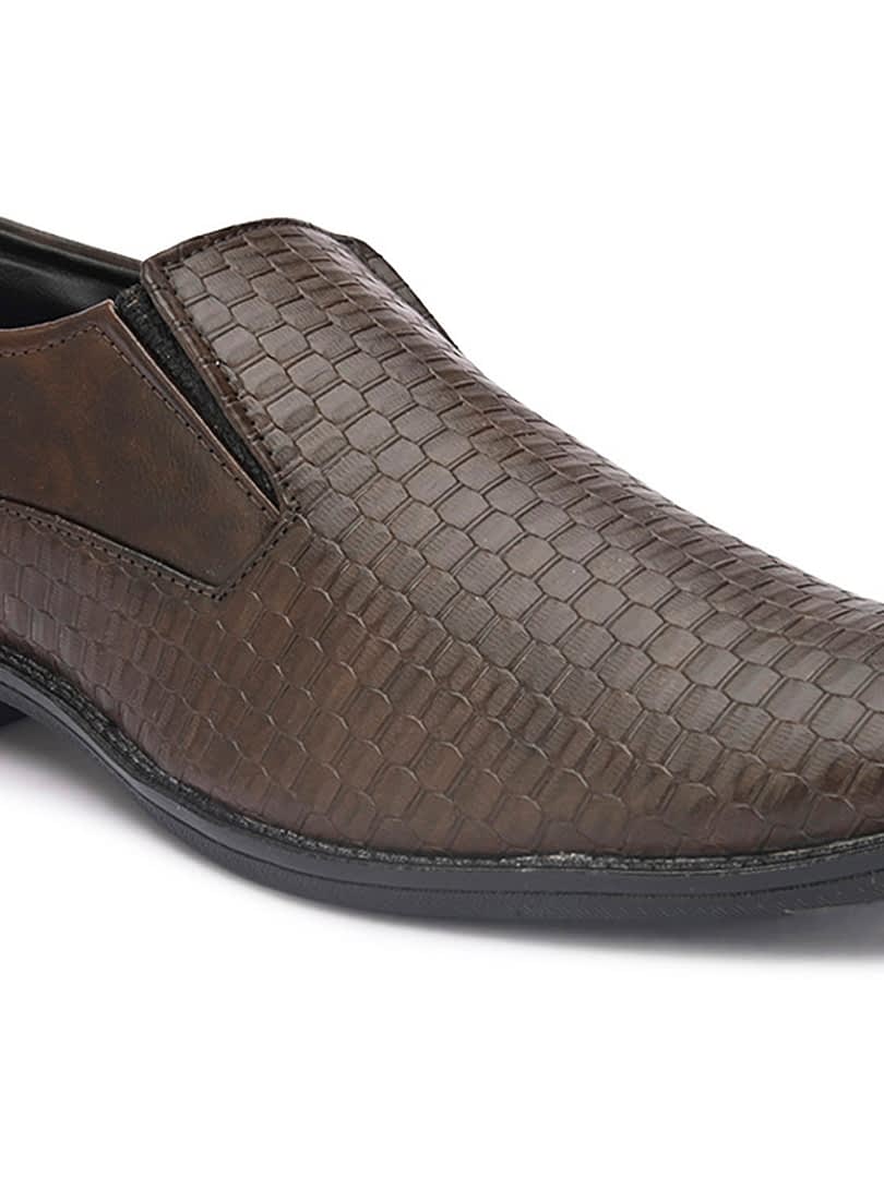 Fashion Victim Men Brown Textured Leather Formal Loafer