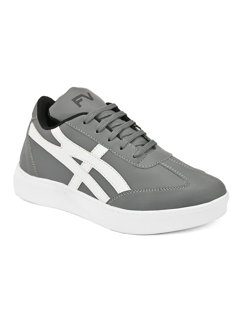 Fashion Victim Men Colourblocked Lightweight Sneakers