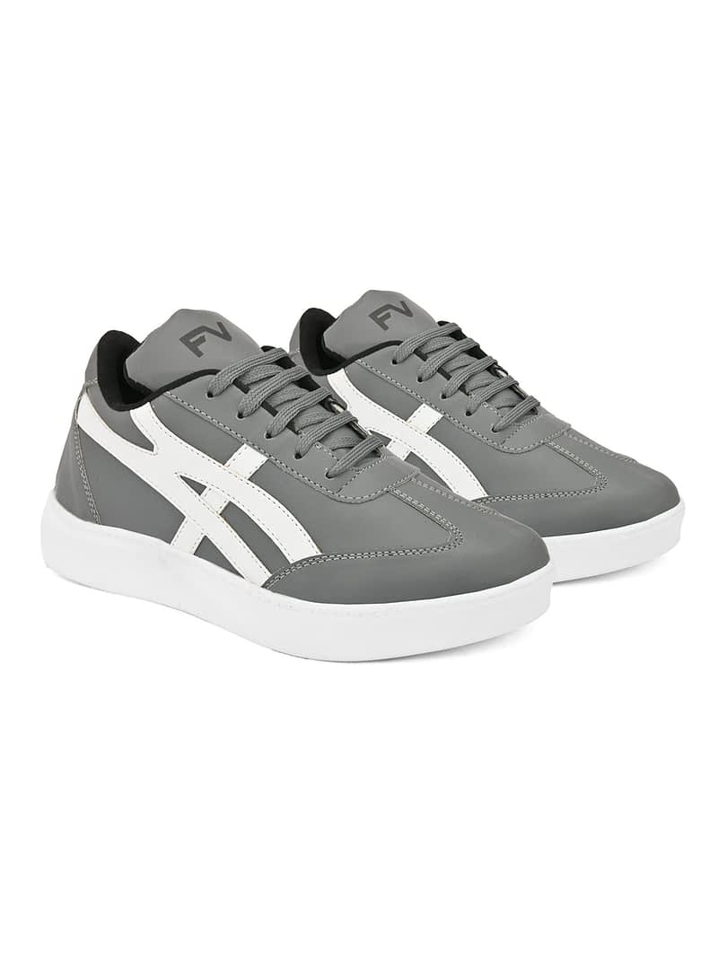 Fashion Victim Men Colourblocked Lightweight Sneakers