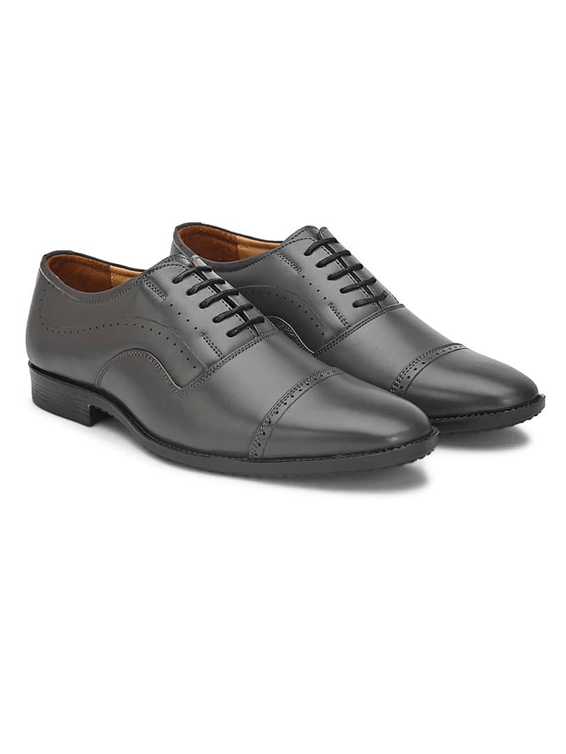 Fashion Victim Men Grey Solid Leather Formal Oxfords