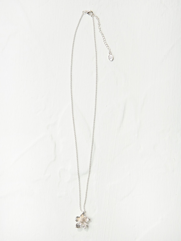Fat Face Silver Tone Flower Pendant Necklace
