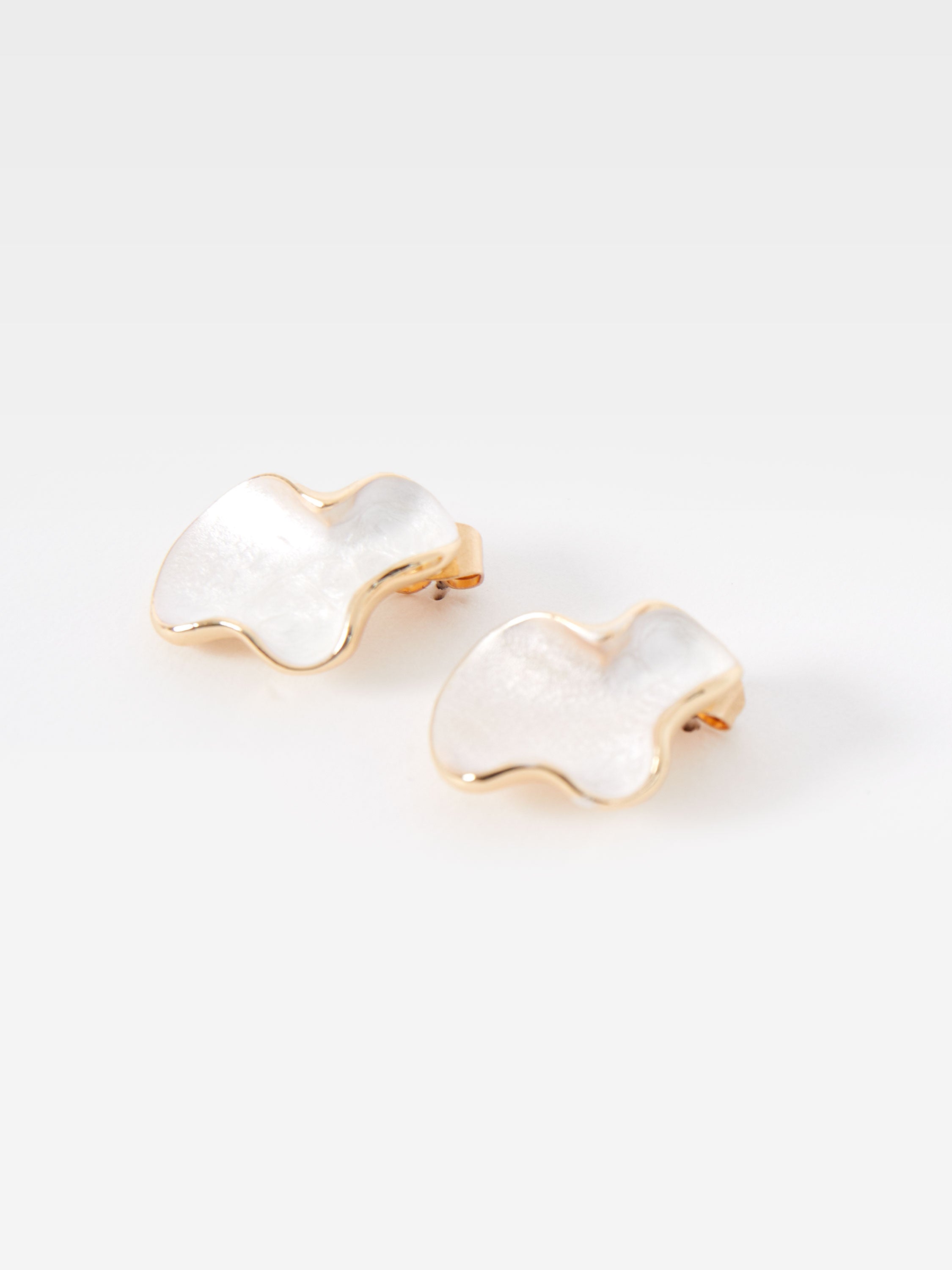 Fcuk Irregular Oval Earrings White/Gold