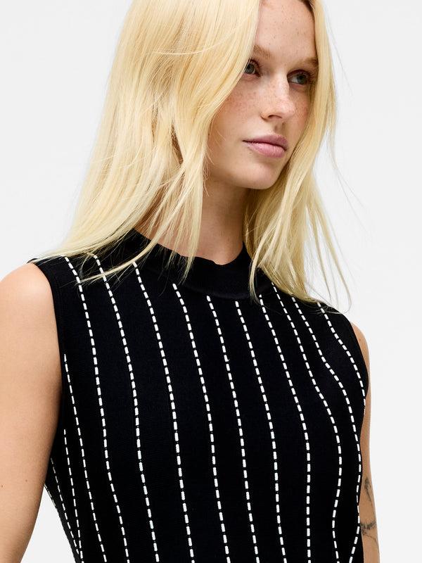 Fcuk Mari Sleeveless Pleated Dress Blackout Winter Whit