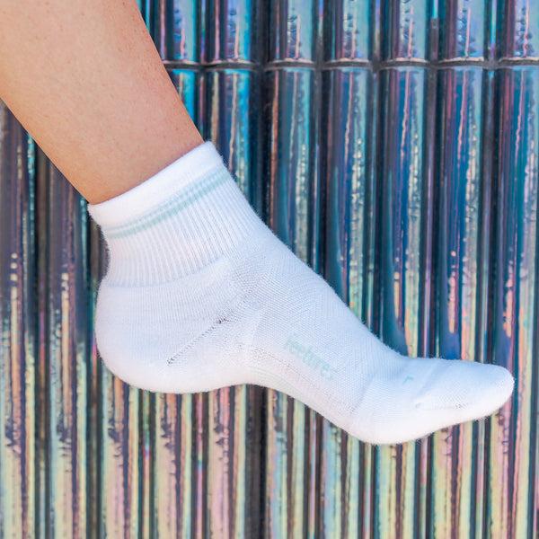 Feetures Elite Max Cushion Quarter Limited Edition Stripe White Stripe