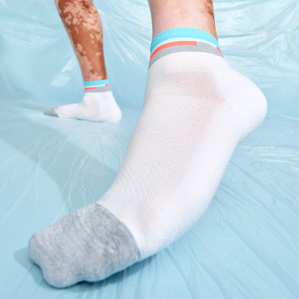 Feetures Elite Light Cushion Quarter Linen