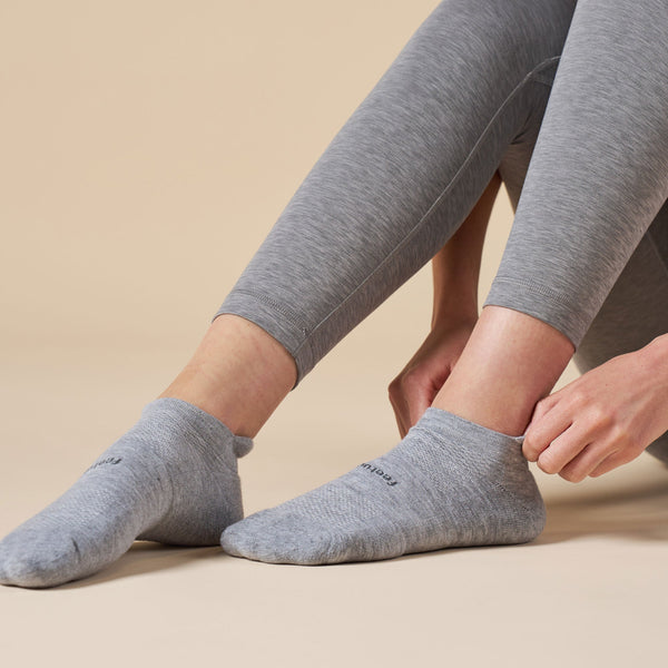 Feetures High Performance Ultra Light Tab 3 Pack Milk Daze Mix