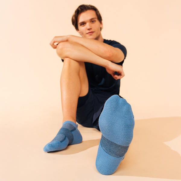 Feetures High Performance Ultra Light Tab Light Gray