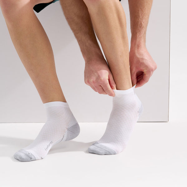 Feetures Plantar Fasciitis Relief Sock Light Cushion Quarter 3 Pack Black