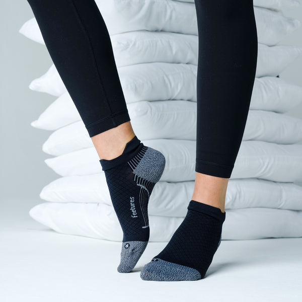 Feetures Plantar Fasciitis Relief Sock Light Cushion Tab 6 Pack White Mix