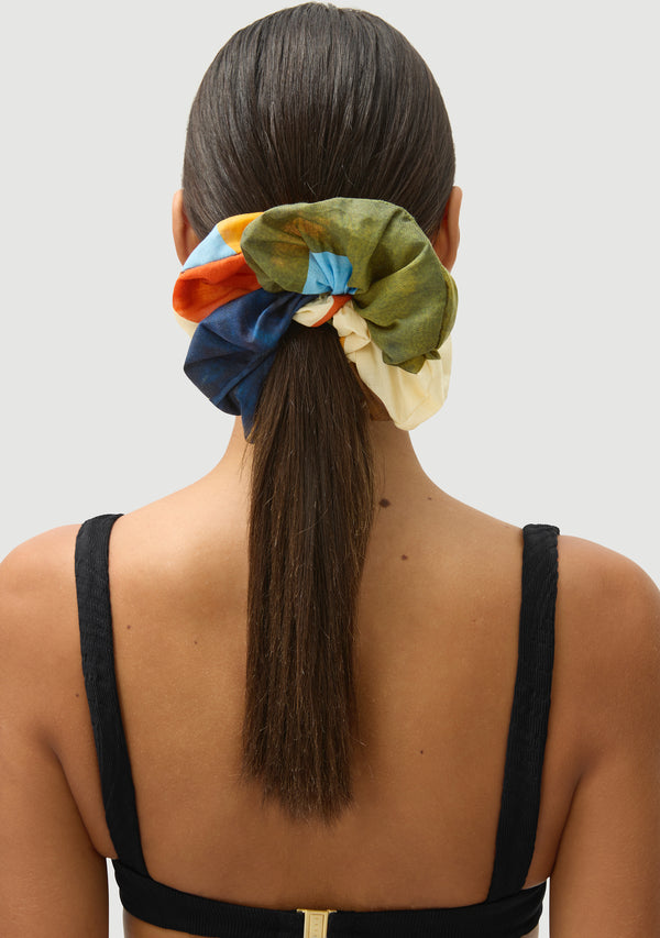 Fella Scrunchie First Date