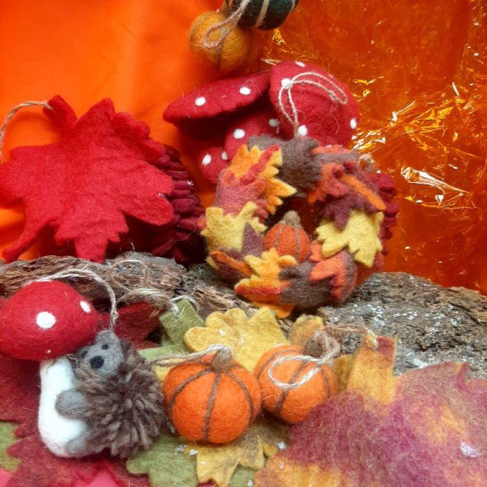 Felt So Good Handmade Felt Autumn Leaves & Pumpkin Wreath Home Decoration