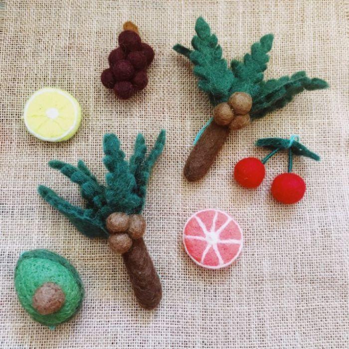 Felt So Good Handmade Felt Biodegradable Hanging Paradise Palm Tree Tropical Decoration