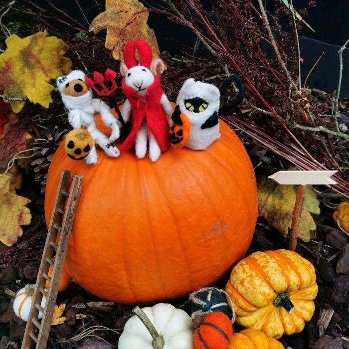 Felt So Good Handmade Felt Boo Cat Hanging Halloween Decoration