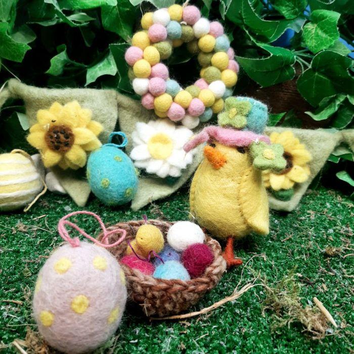 Felt So Good Handmade Felt Easter Mini Bubble Wreath Hanging Decoration