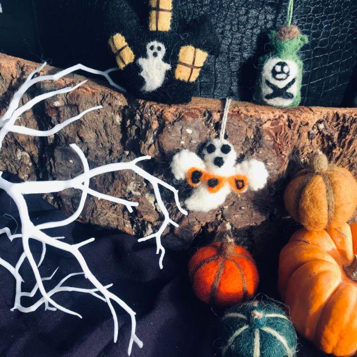 Felt So Good Handmade Felt Hanging Halloween Pumpkins (Set Of 5) Hanging Decorations